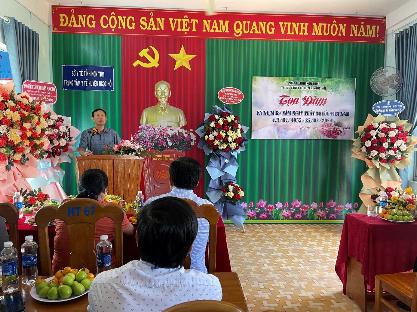 Phó Bí thư thường trực Huyện ủy Phạm Hải Châu phát biểu chúc mừng